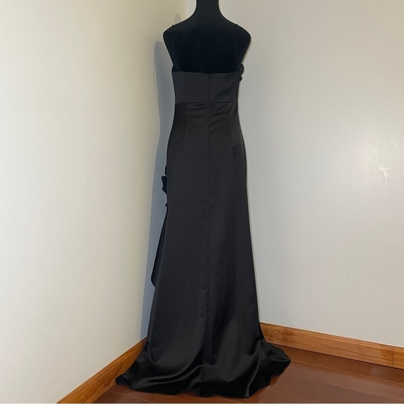 Ungaro- Black Side-Slit Sequin Flower-Embellished Gown Size 4 Evening Gown - Picture 11 of 15